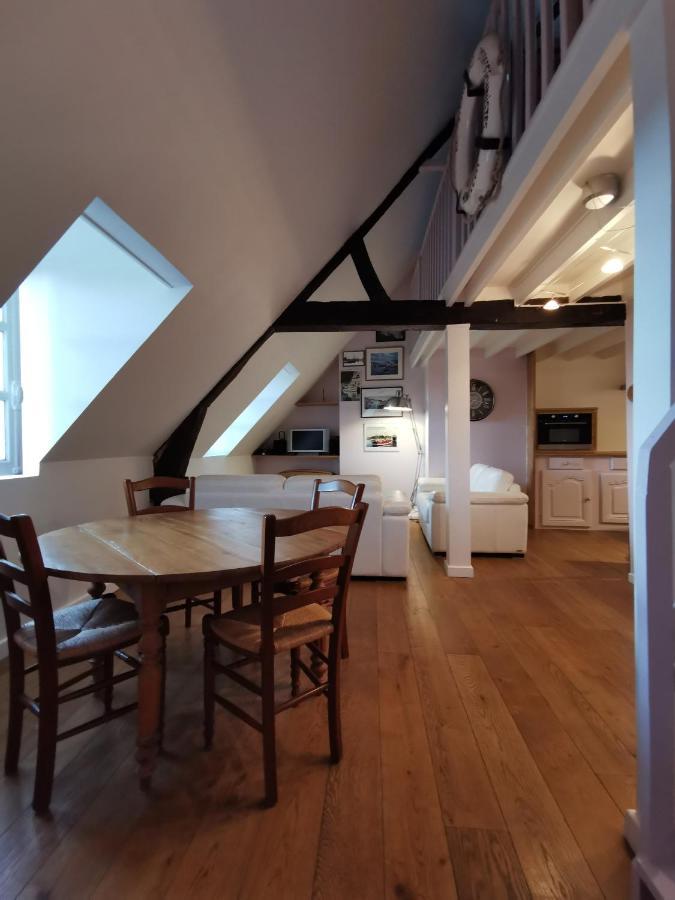 Phare Des Impressionnistes Appartement Honfleur Buitenkant foto