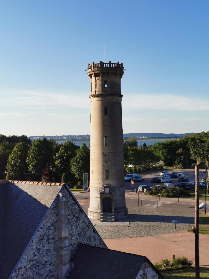 Phare Des Impressionnistes Appartement Honfleur Buitenkant foto