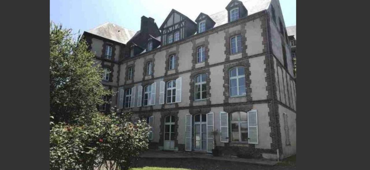 Phare Des Impressionnistes Appartement Honfleur Buitenkant foto