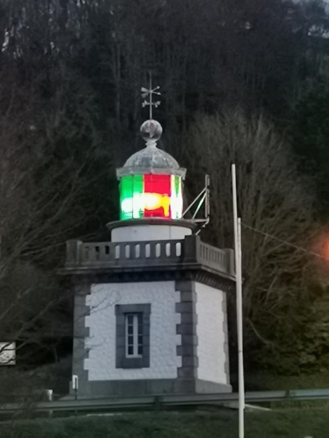 Phare Des Impressionnistes Appartement Honfleur Buitenkant foto