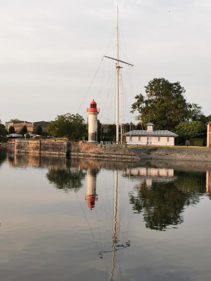 Phare Des Impressionnistes Appartement Honfleur Buitenkant foto