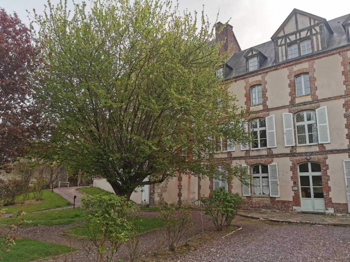 Phare Des Impressionnistes Appartement Honfleur Buitenkant foto