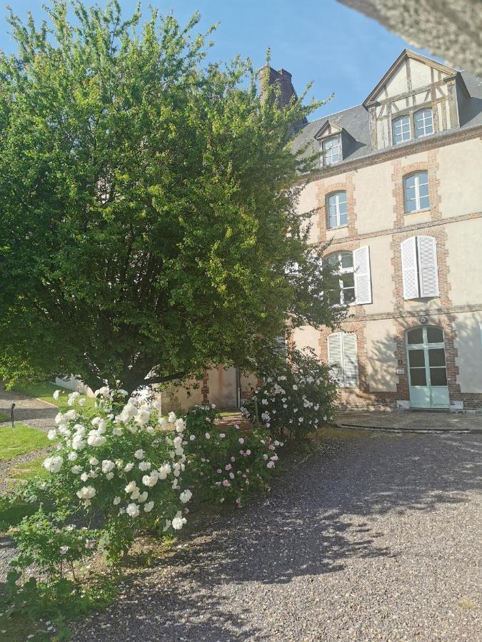 Phare Des Impressionnistes Appartement Honfleur Buitenkant foto
