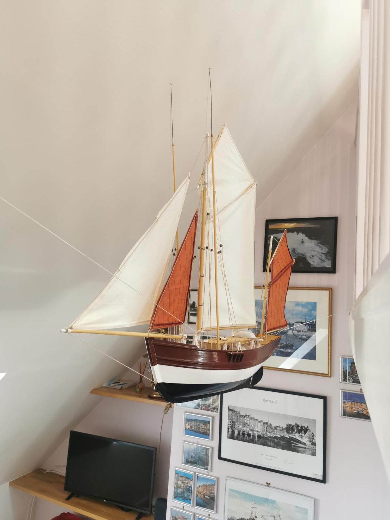 Phare Des Impressionnistes Appartement Honfleur Buitenkant foto